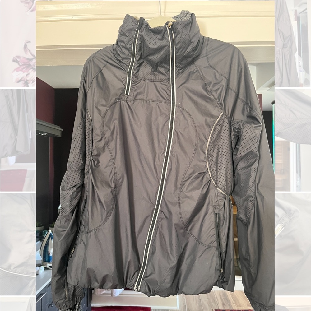 Lululemon running jacket size 10.